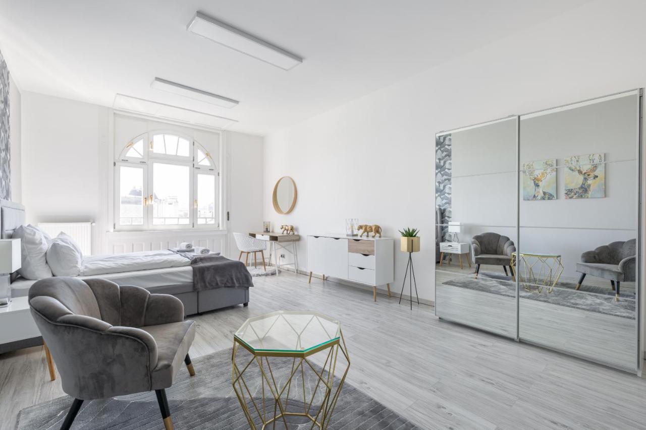 Designer Apartment On The Budapest Broadway With 2Br And Ac Kültér fotó