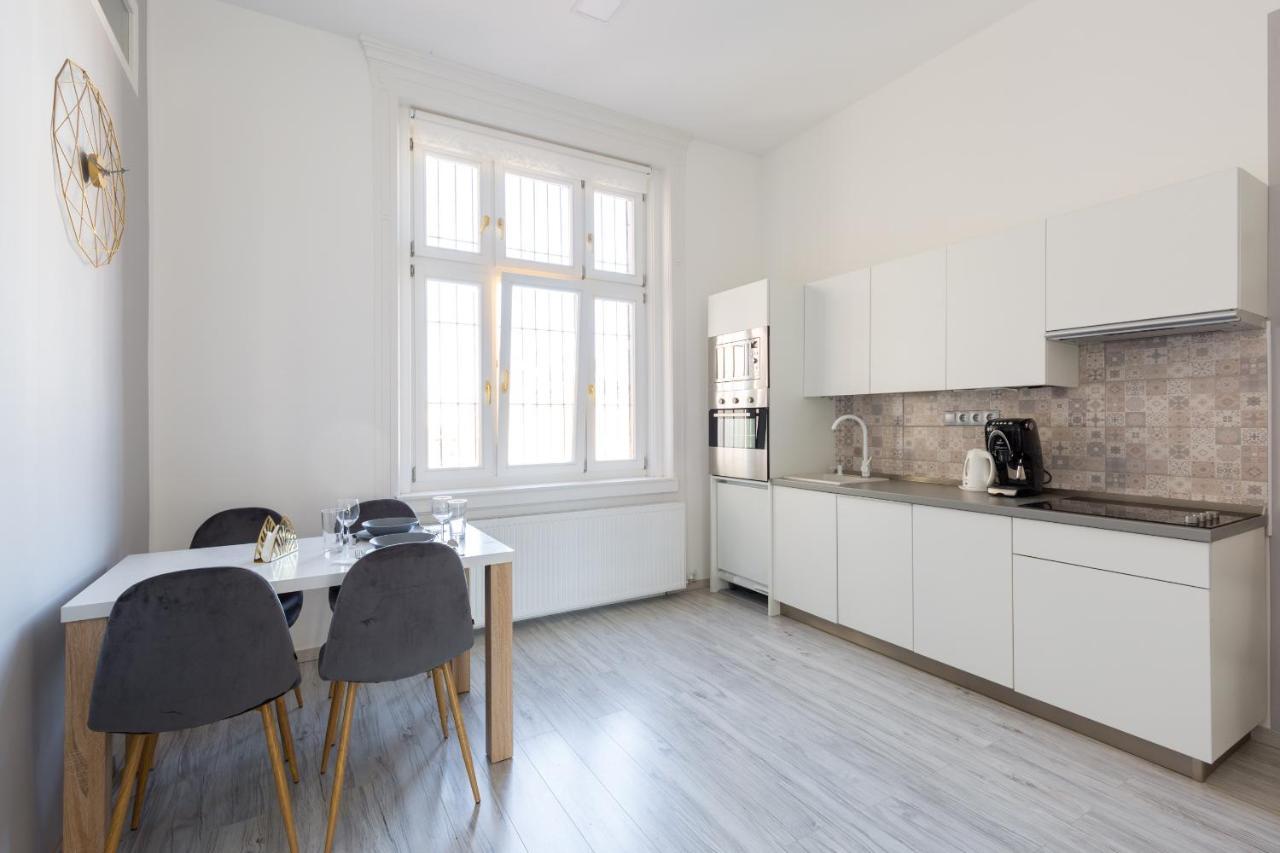 Designer Apartment On The Budapest Broadway With 2Br And Ac Kültér fotó