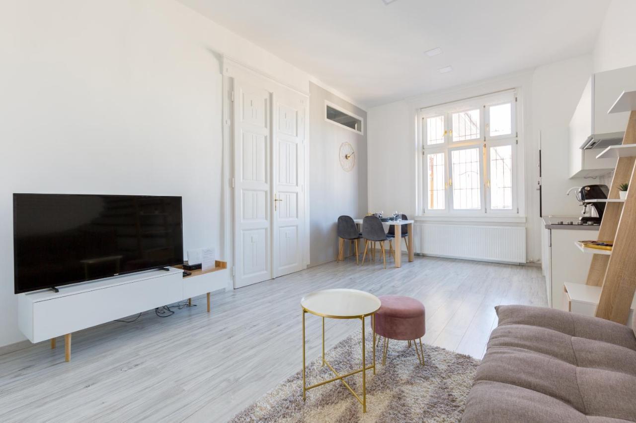 Designer Apartment On The Budapest Broadway With 2Br And Ac Kültér fotó